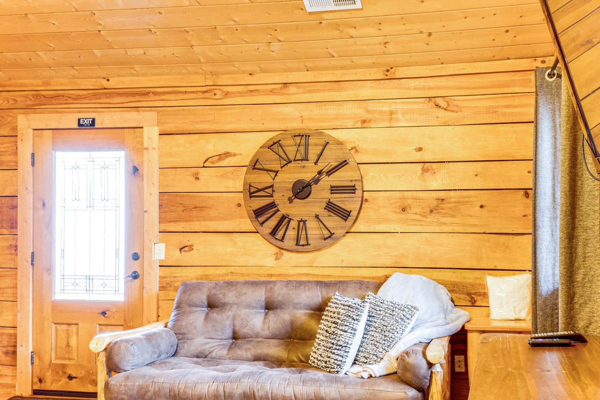 Spacious Gatlinburg Cabin With Hot Tub And Game Room! المظهر الخارجي الصورة