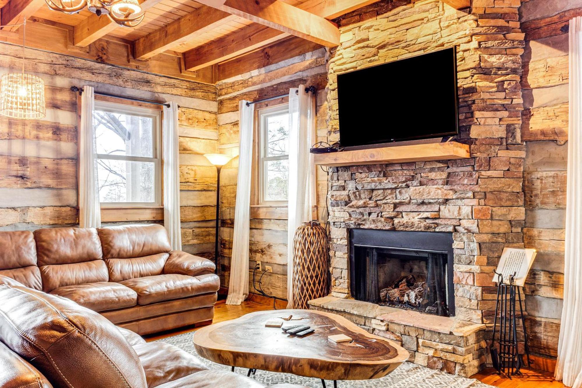 Spacious Gatlinburg Cabin With Hot Tub And Game Room! المظهر الخارجي الصورة